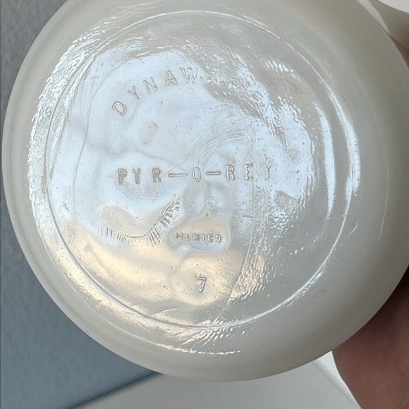 Vintage Dynaware Pyro-Rey Blue Cornflower Milk Glass Mini Casserole Dish w/ Lid - Picture 4 of 5